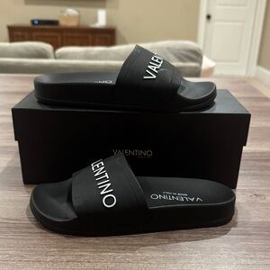 Valentino iride black womens size 6 BL